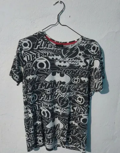 Camiseta Liga da Justiça Tamanho: M Cor: Preto e Branco - Justice League