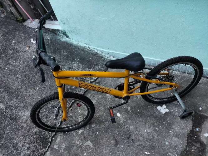 Bicicleta bmx freestyle infantil Ello Bike Energy R20 cor amarelo/preto 