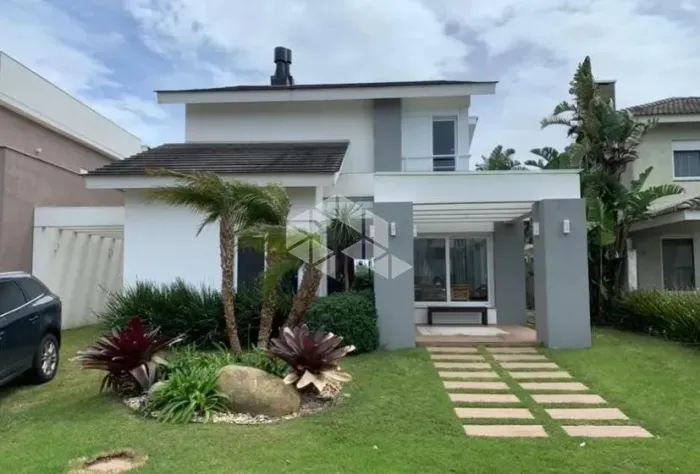 Sobrado de Alto Padrão no Atlântico Villas Club, Atlântida Sul - Osório - 4 Suítes, Piscin