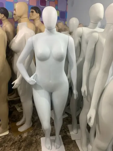 Manequins plus 