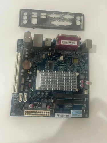 Placa-mãe com Processador Intel Atom Integrado