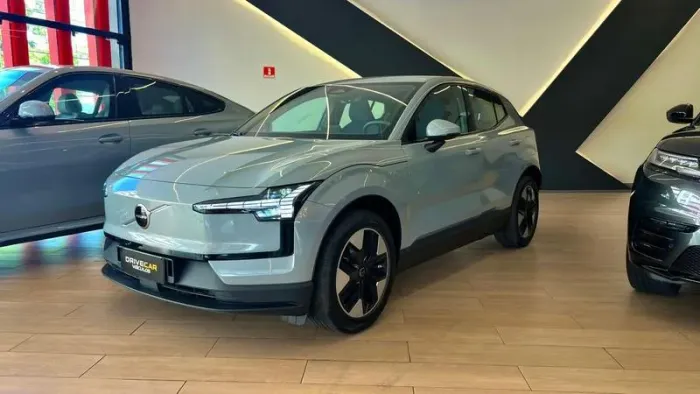 Volvo EX30 E40 Core (elétrico) 2024