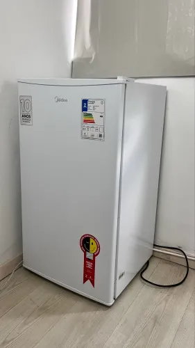 Frigobar Midea 93L - Excelente Estado