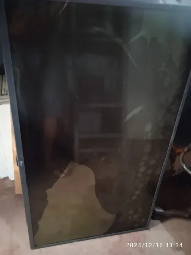 TV LG  smart 43 "com a tela quebrada