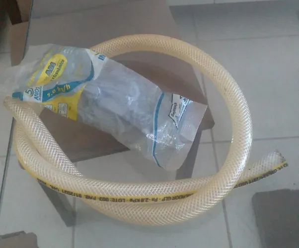 Mangueira (na embalagem) para gás, com Click e braçadeiras. (Zero)