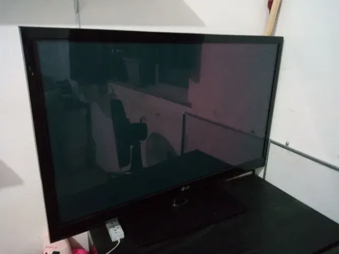 Vendo TV plasma 42 pol COM DEFEITO, NO ESTADO.