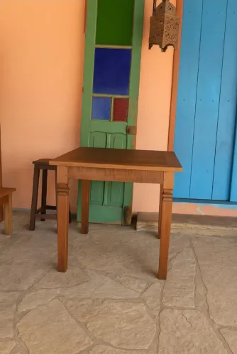 Mesa bistrô de madeira rústica
