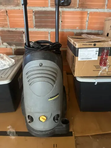 Lavadora de Alta Pressão Karcher - Limpeza Profissional