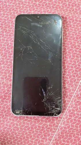 Vendo smartphone sansung a15 a tela tá quebrada, mas o sistema está perfeito