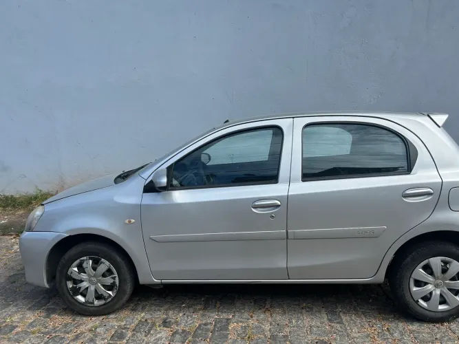 Toyota Etios X 1.3 Flex 16V 5P Mec. 2016