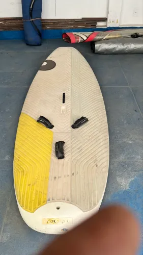 Vendo Prancha de Windsurfing