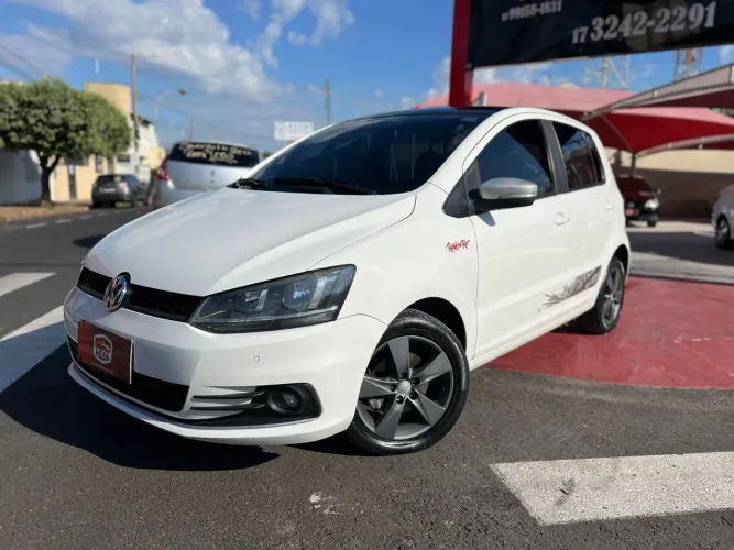 Volkswagen Fox Rock IN RIO 1.6 MI Total Flex 8V 5P 2016