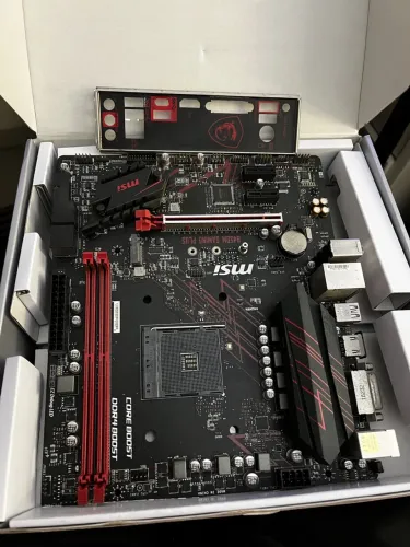 Placa mãe MSI B450M AM4 Atualizada