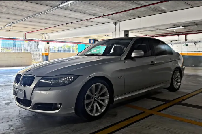BMW 320I A 2010