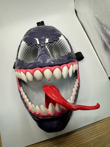 Máscara Marvel Venom Com Língua Móvel