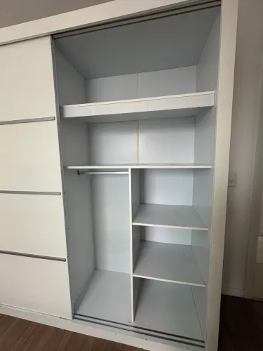 Guarda roupas desmontado