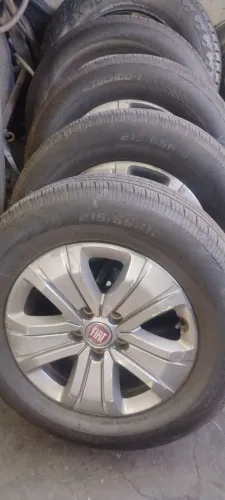 Roda 16 Toro 4 pneus semi novo 215 65 16 apenas 2890 completo 