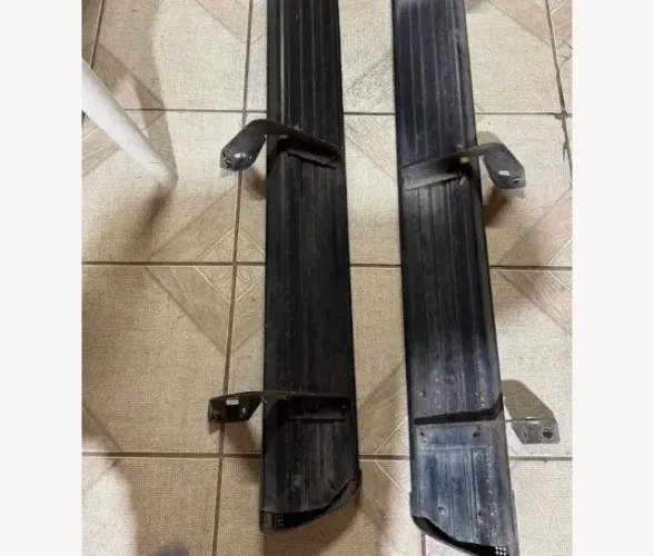 Estribo triton 2018