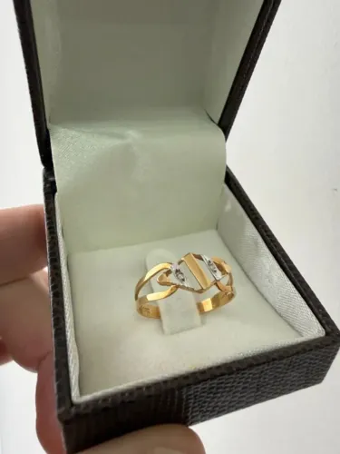 Colar religioso em ouro 18k com pingente cordeiro de deus