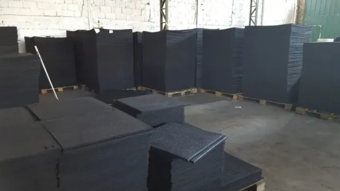 Piso de Borracha Placa 1x1 Academia/Crossfit