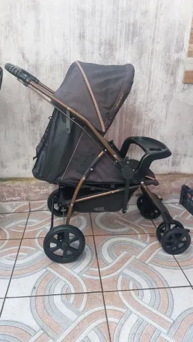 Carrinho de bebê reversível galzerano