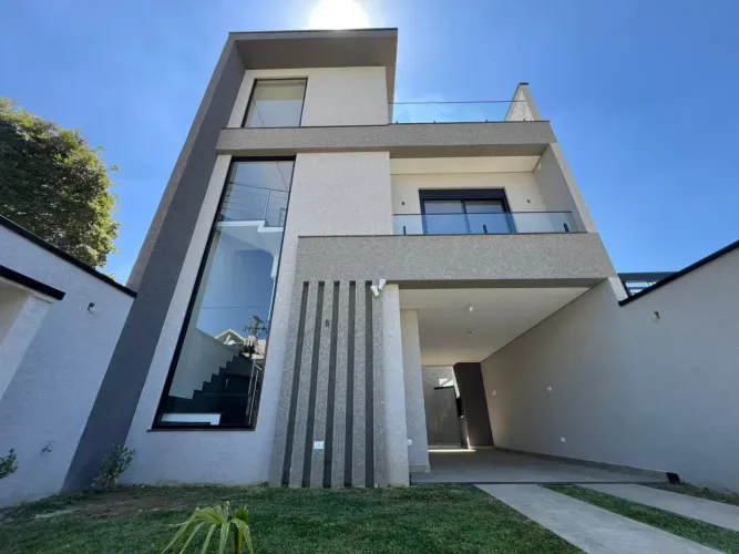 Sobrados a VENDA com 180m² no Boqueirão - Curitiba - PR
