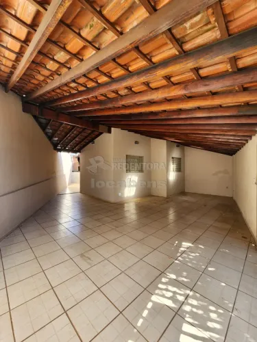 Excelente Casa Residencial para Locação - 3 Dormitórios / Parque Estoril