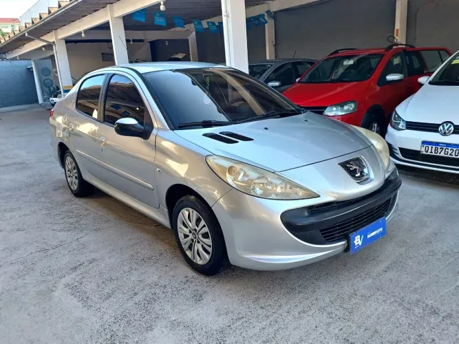 Peugeot 207 Sedan Passion XR 1.4 Flex 8V 4P 2010