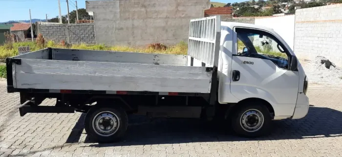 Kia Motors Bongo K-2500 2.5 4X2 TB Diesel 2013