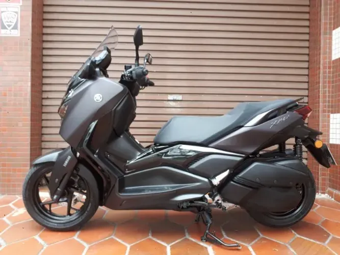 Yamaha X-MAX 300 Connected 2026.