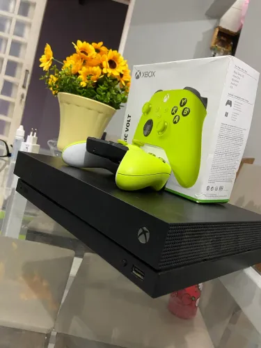Xbox One  X - 1 TB zero excelente funcionamento, Pego trocas em iPhone 