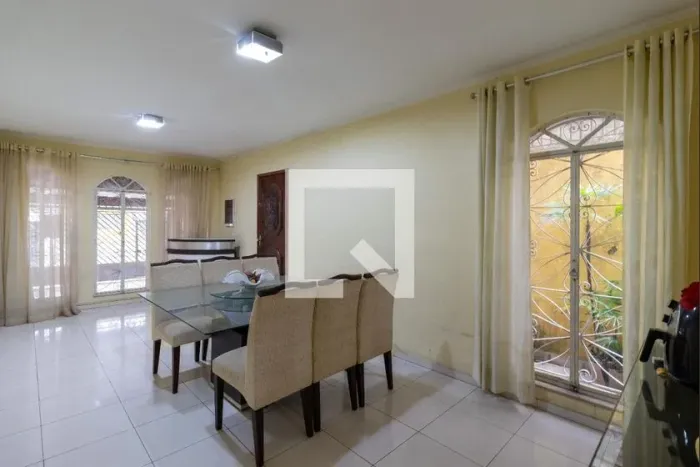 Casa à Venda - Água Fria, 4 Quartos, 164 m2