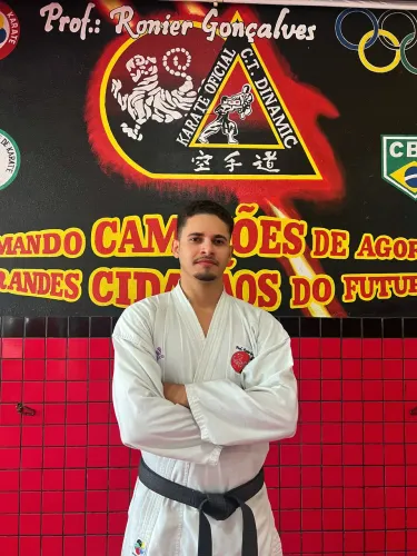 Professor de Karate / Faixa preta 