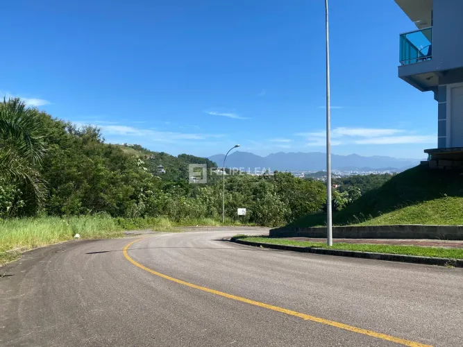 Lote / Terreno em Roçado - São José, SC