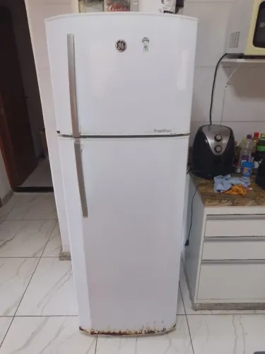 Geladeira gelando muito
