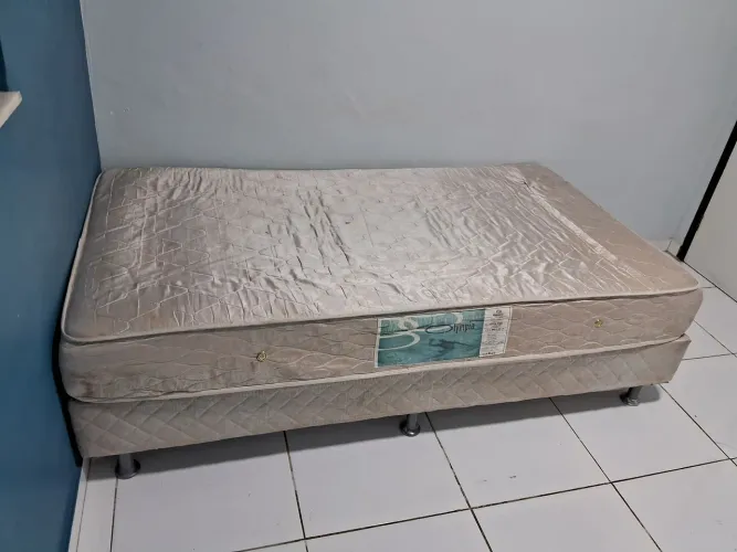 Cama Box Solteirão Usada em Bom Estado-R$-450