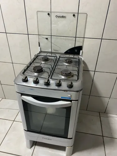 Fogão Esmaltec com avarias