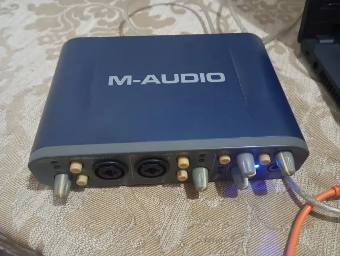 Interface de áudio Fast Track MAudio