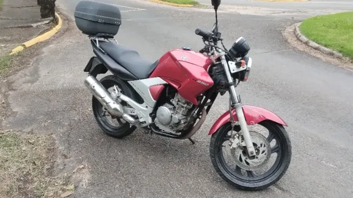 Moto Fazer 250 ano 2009 - Vermelha 