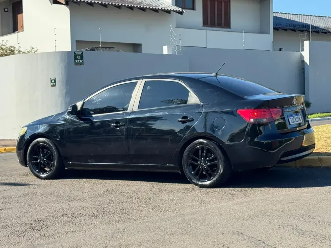 Kia Motors Cerato 1.6 16V Mec. 2011