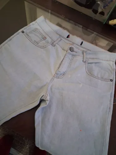 4 Calças Jeans