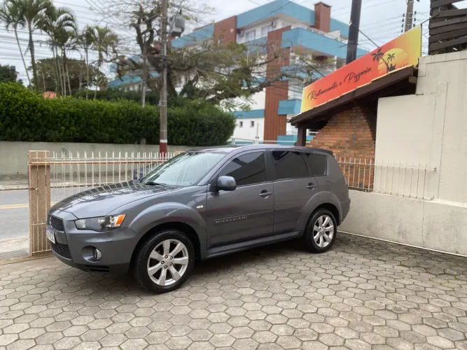 Mitsubishi Outlander 2.4 16V 170cv Aut. 2011