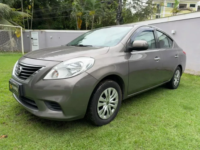 Nissan Versa SV 1.6 16V Flexstart 4P Mec. 2014