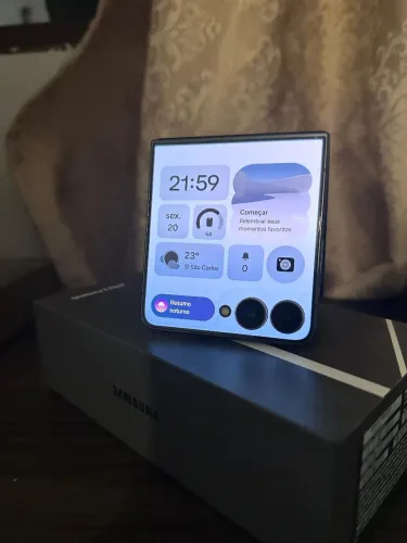 Samsung Galaxy Z Flip 7