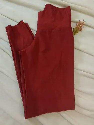 Leggings da marca Dicorpo e C|C|M