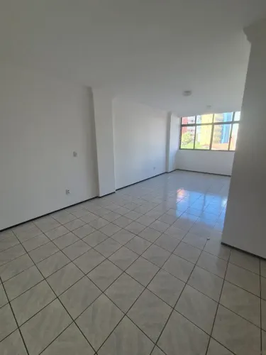 Amplitude, conforto e excelente custo-benefício em uma localização estratégica no Papicu.