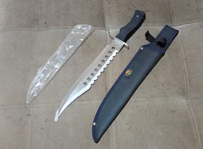 Faca ? estilo Rambo com 30 cm de lâmina 