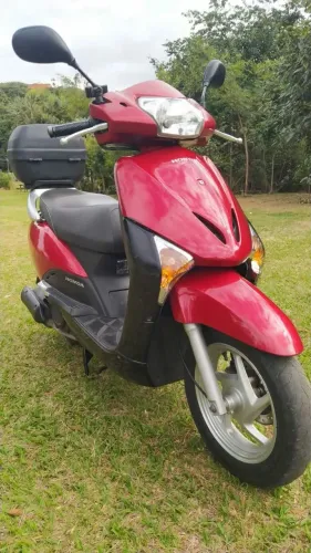 Honda lead 110 .2012  vermelho