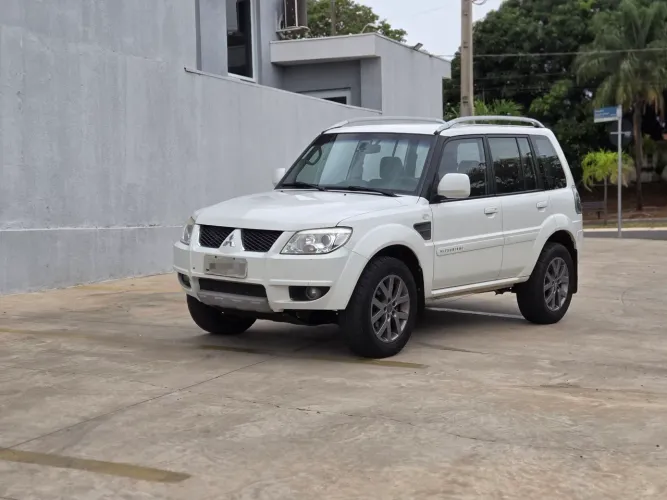 Mitsubishi Pajero TR4 2.0 Flex 16V 4X2 Aut. 2013