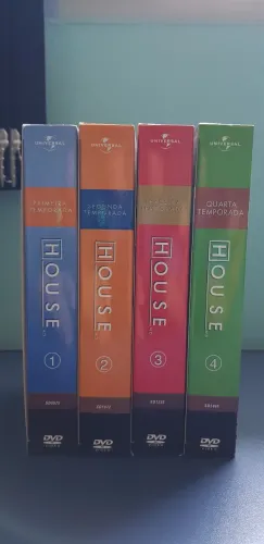 Coleção House Temporadas  1 a 4 ( Novo / sem lacre )
